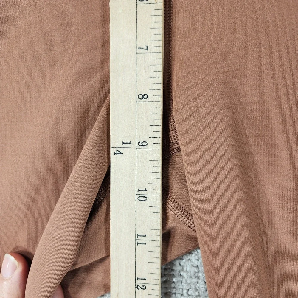 Lululemon Smooth Stride Crop Luxtreme‎ Leggings Womens 6 Henna Black Scalloped